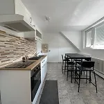 Forest Natural Oasis & Free Parking Апартаменты Гёдёллё